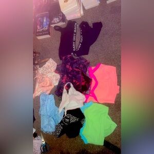 4 bikinis 1 bottom 1 one piece